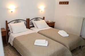 Double or Twin Room | In-room safe, iron/ironing board, free cribs/infant beds, free WiFi