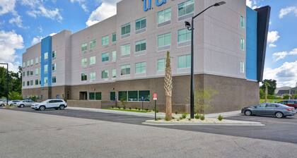 Tru by Hilton Sumter