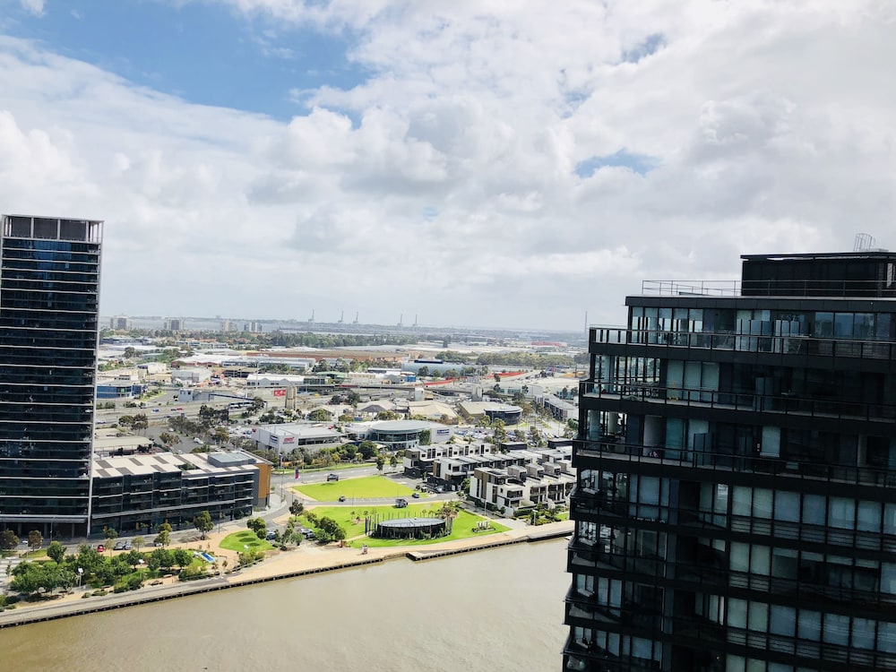 Winston Apartments Docklands Deals & Reviews (Melbourne, AUS) Wotif