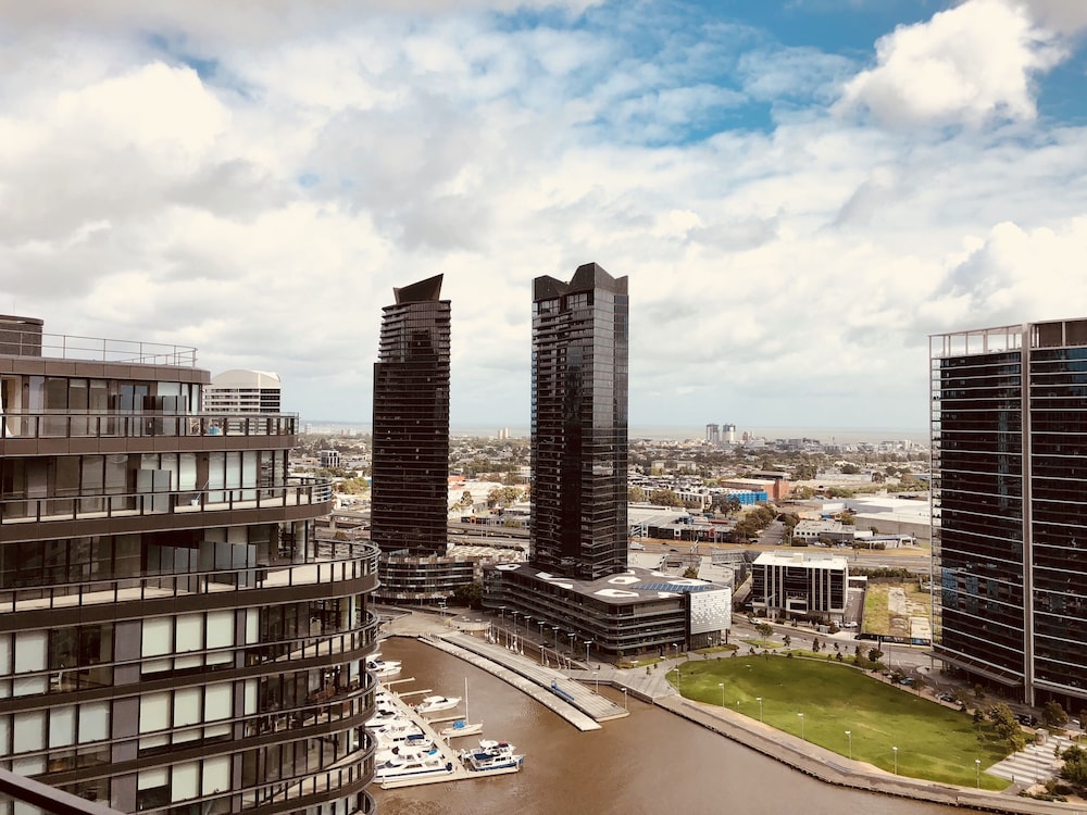 Winston Apartments Docklands Deals & Reviews (Melbourne, AUS) Wotif