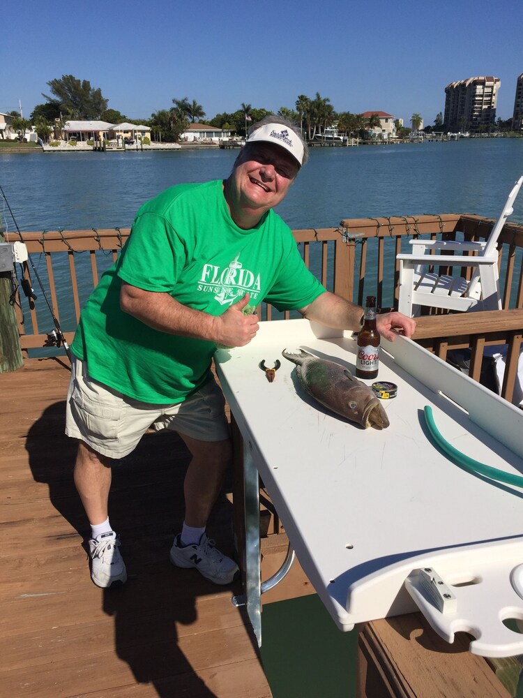 Riley's Retreat, 1 Bedroom Waterfront with Private Boat Dock and Beach Access