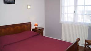 2 bedrooms, individually decorated, individually furnished, desk