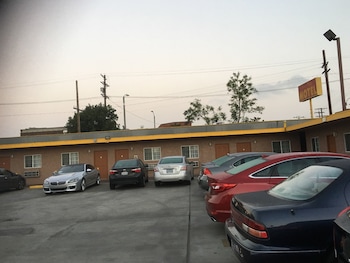 SandPiper Motel