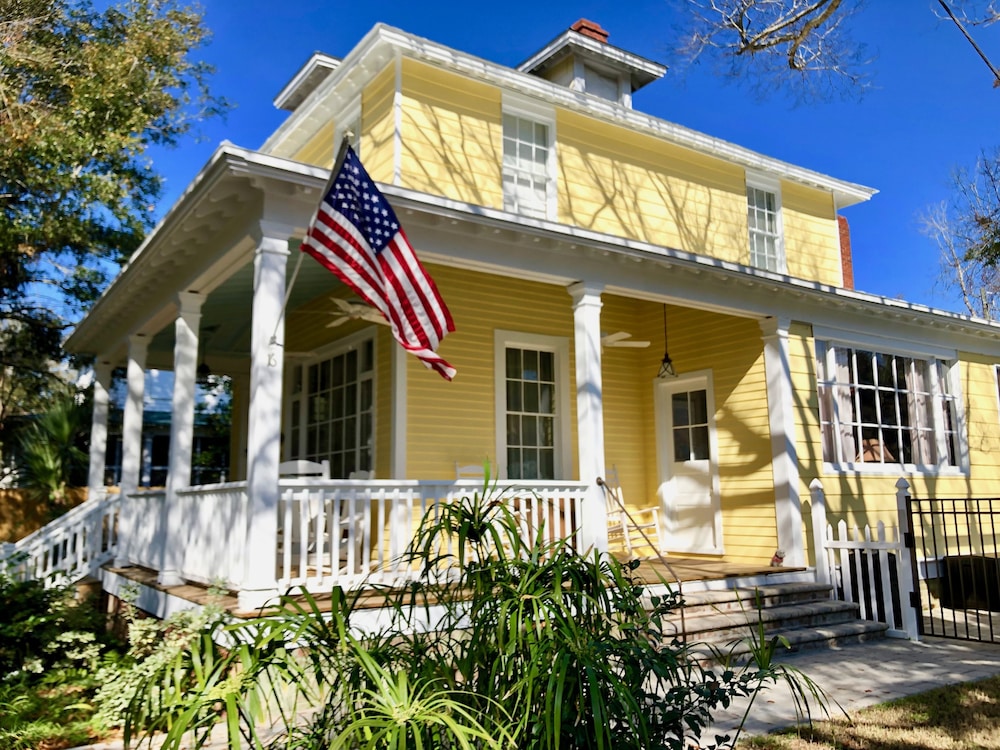 Lighthouse Inn Bed and Breakfast in Tybee Island Best Rates & Deals