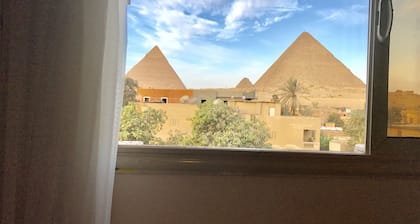 3 Pyramids View Inn