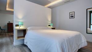 Ropa de cama de alta calidad, edredones de plumas, escritorio