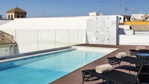 Piscine extérieure (ouverte en saison)
