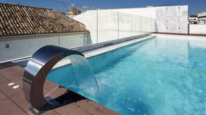 Piscine extérieure (ouverte en saison)