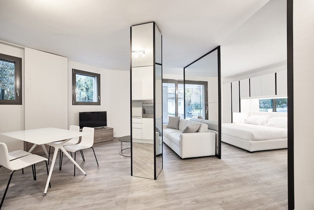 Photo - La Perla by Sedar