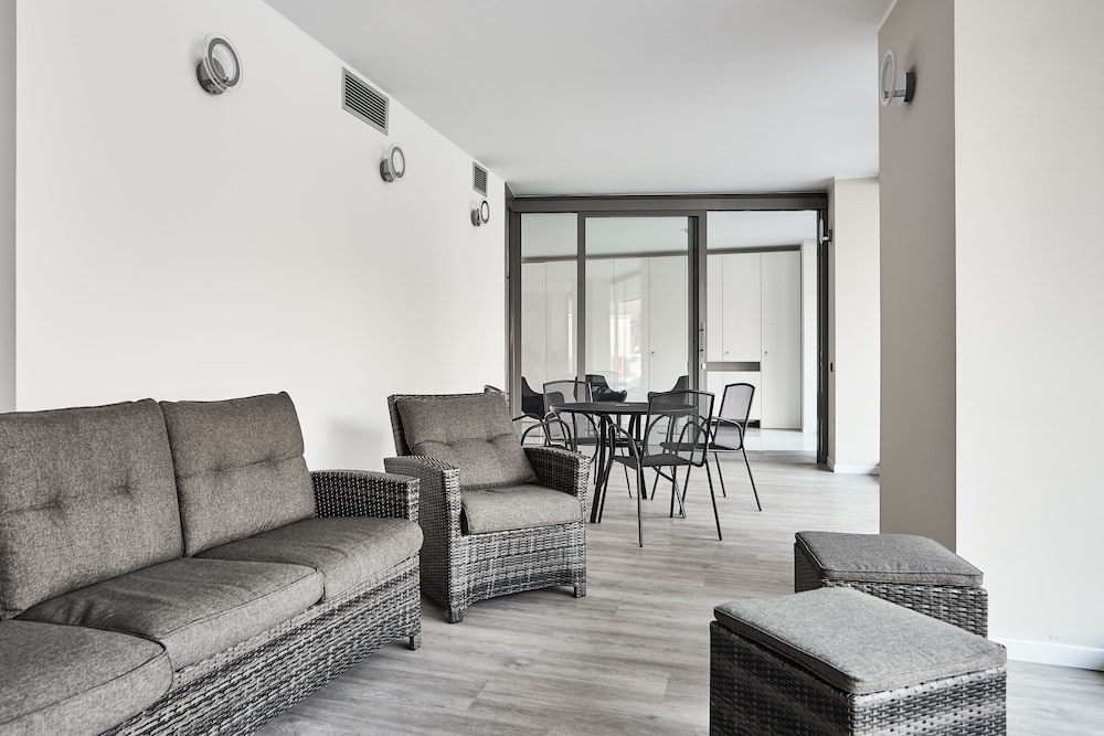 Photo - La Perla by Sedar