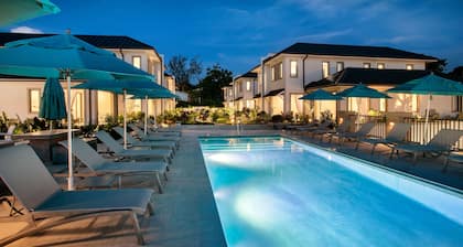 Villas & Suites at Beach View