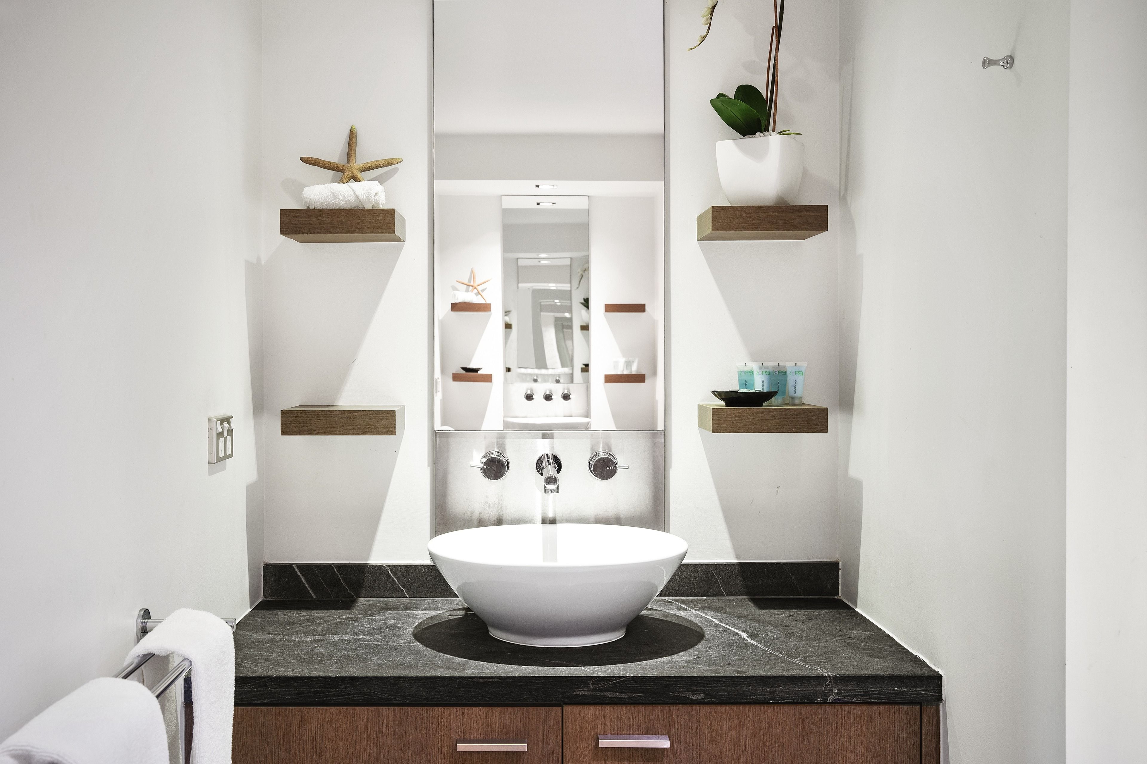 Temple 221 2BR Resort Spa Apartment