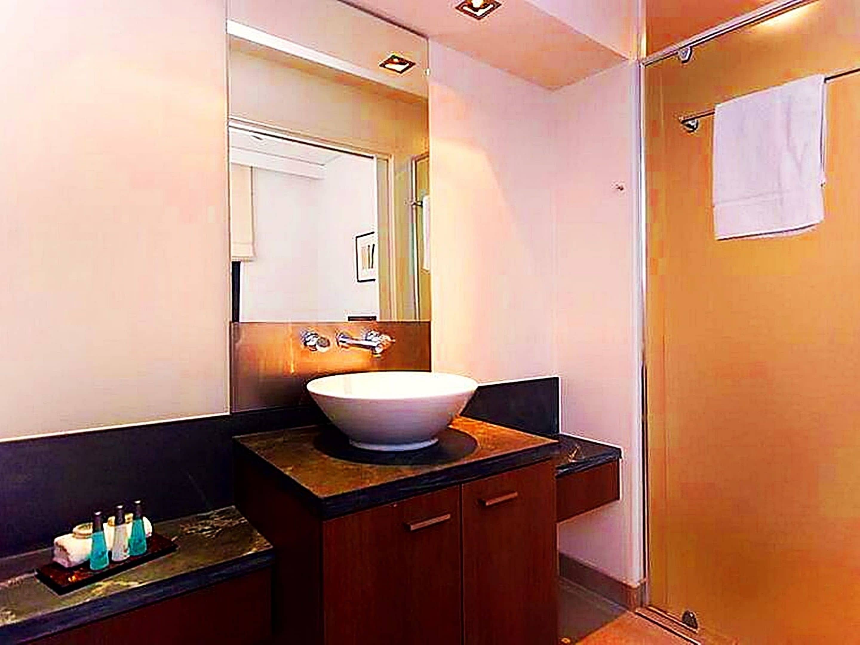 Temple 121 Palm Cove With Courtyard