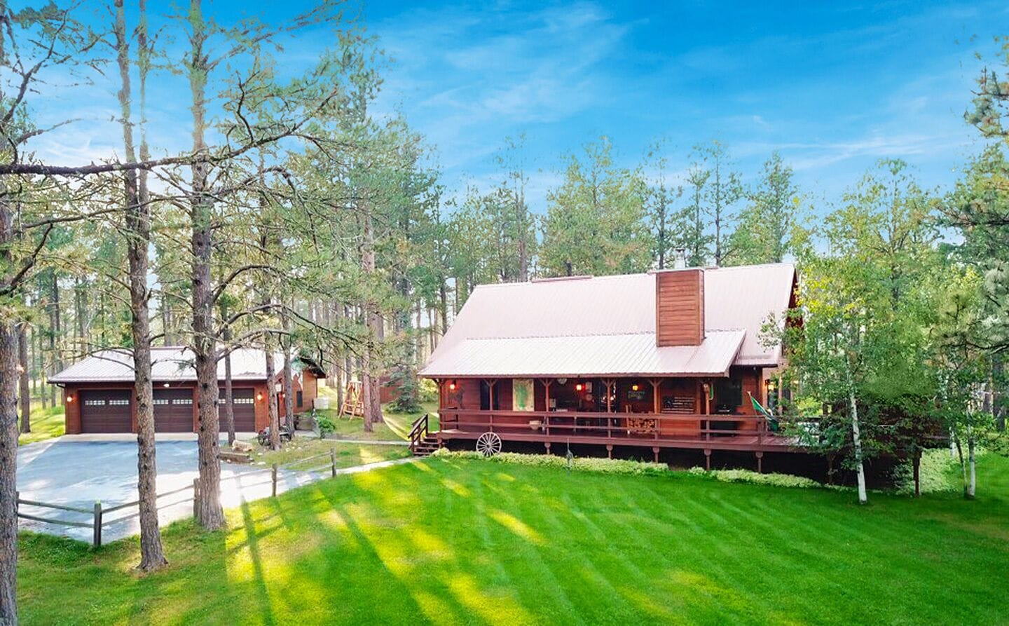 Deer Meadow Lodge ~ Located on 3 acres in Rapid City, United States