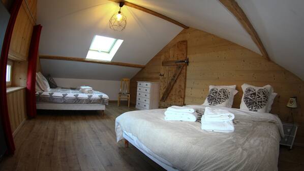 6 bedrooms, iron/ironing board, WiFi, linens