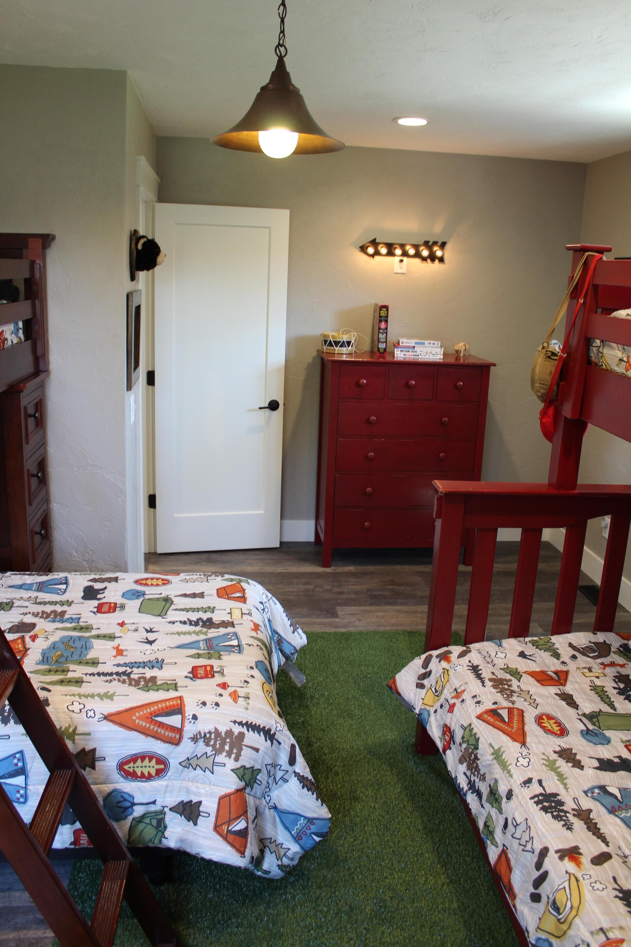 Book Your Fall Weekday Getaway Now! in Greensburg, United States