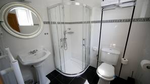 Hårtørrer, badekåber, håndklæder