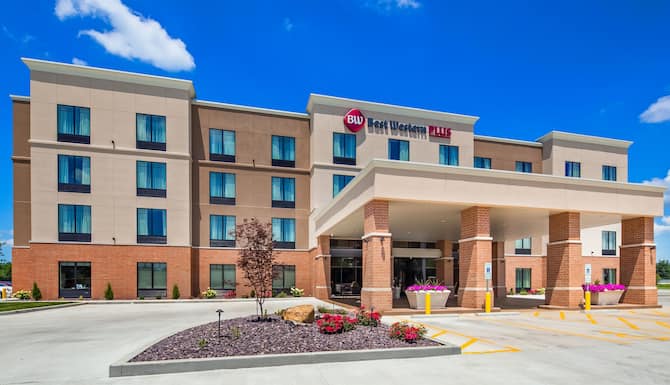 Best Western Plus Centralia Hotel Suites In Carlyle Lake Il Expedia