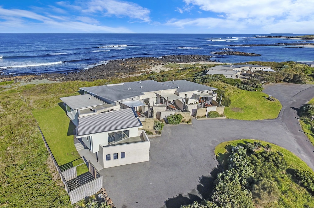 Hearn’s Beachside Villa 7