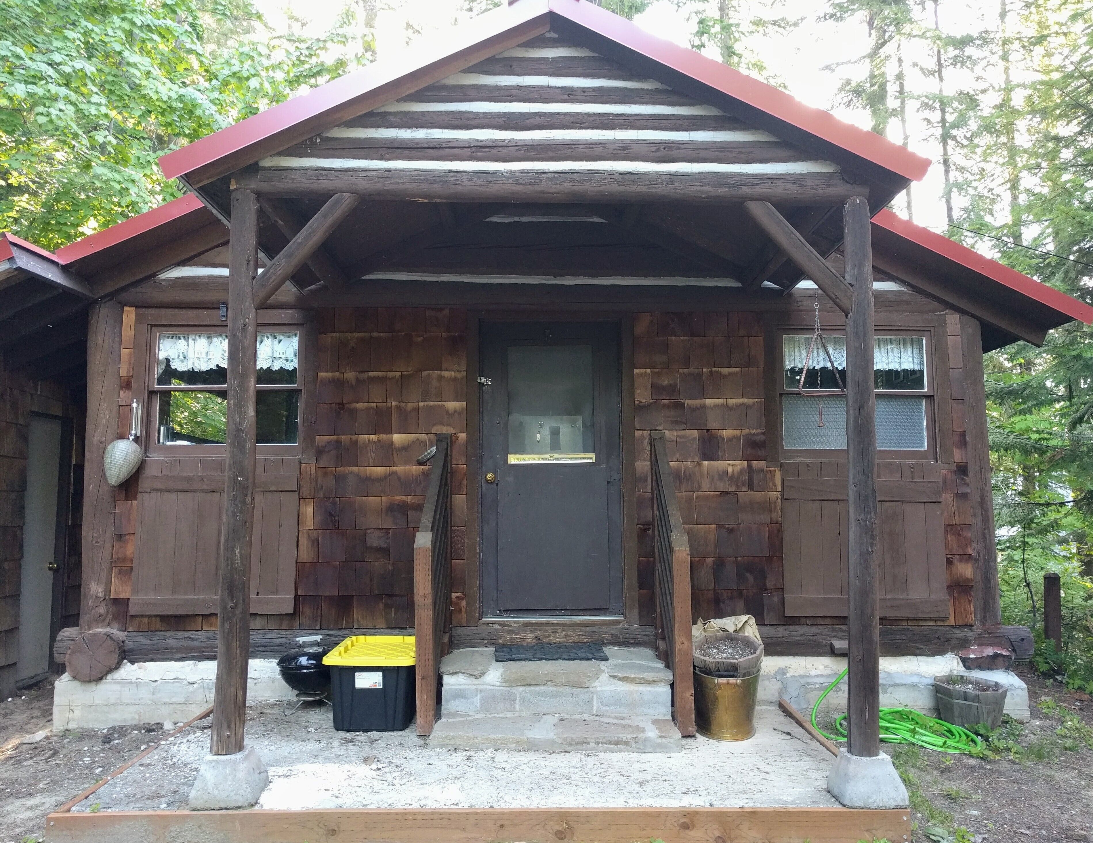 Log Cabin In The Woods Near Lake Wenatchee Stevens Pass And