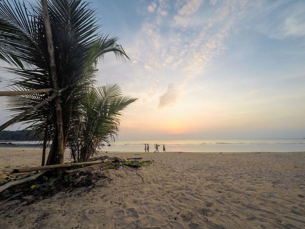 Lanta Mermaid Beachfront Resort In Ko Lanta Expedia