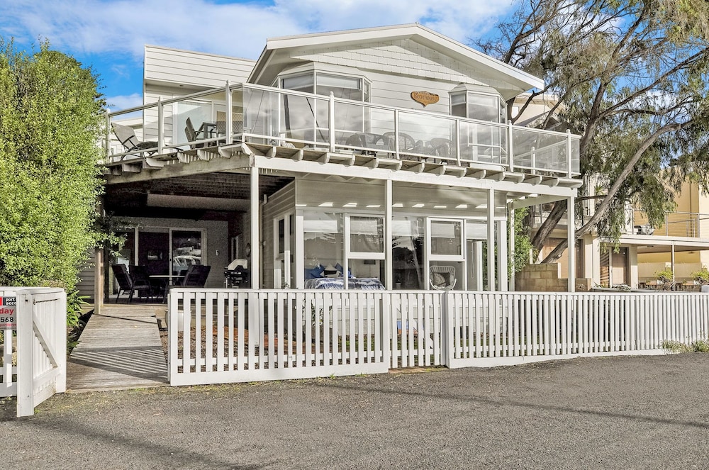 Boathouse Deck