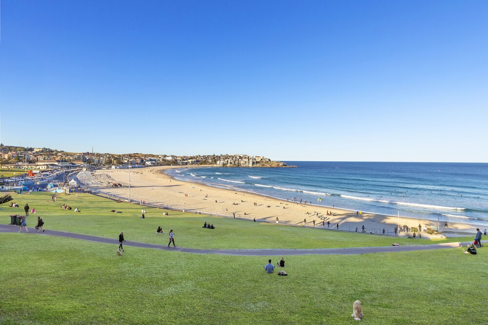 Pelicanstay Walk to Bondi Beach