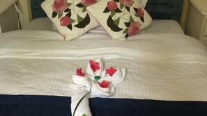 Free WiFi, linens