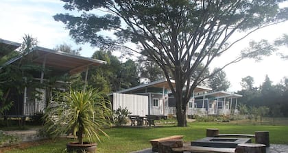 Sonseesaed Farm