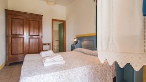 Premium bedding, free cribs/infant beds, free WiFi, linens