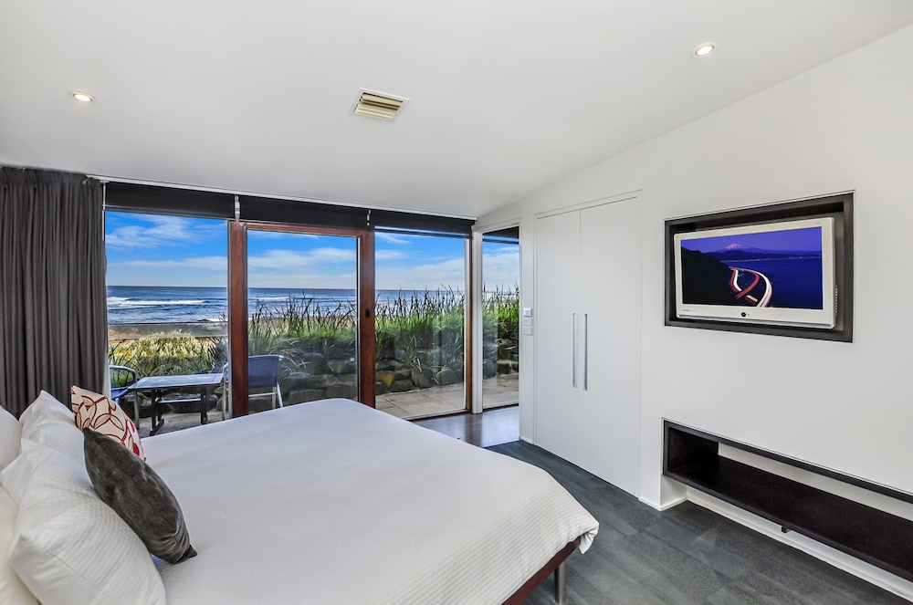 Hearn’s Beachside Villa 3