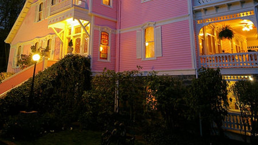 Cedar Crest Inn