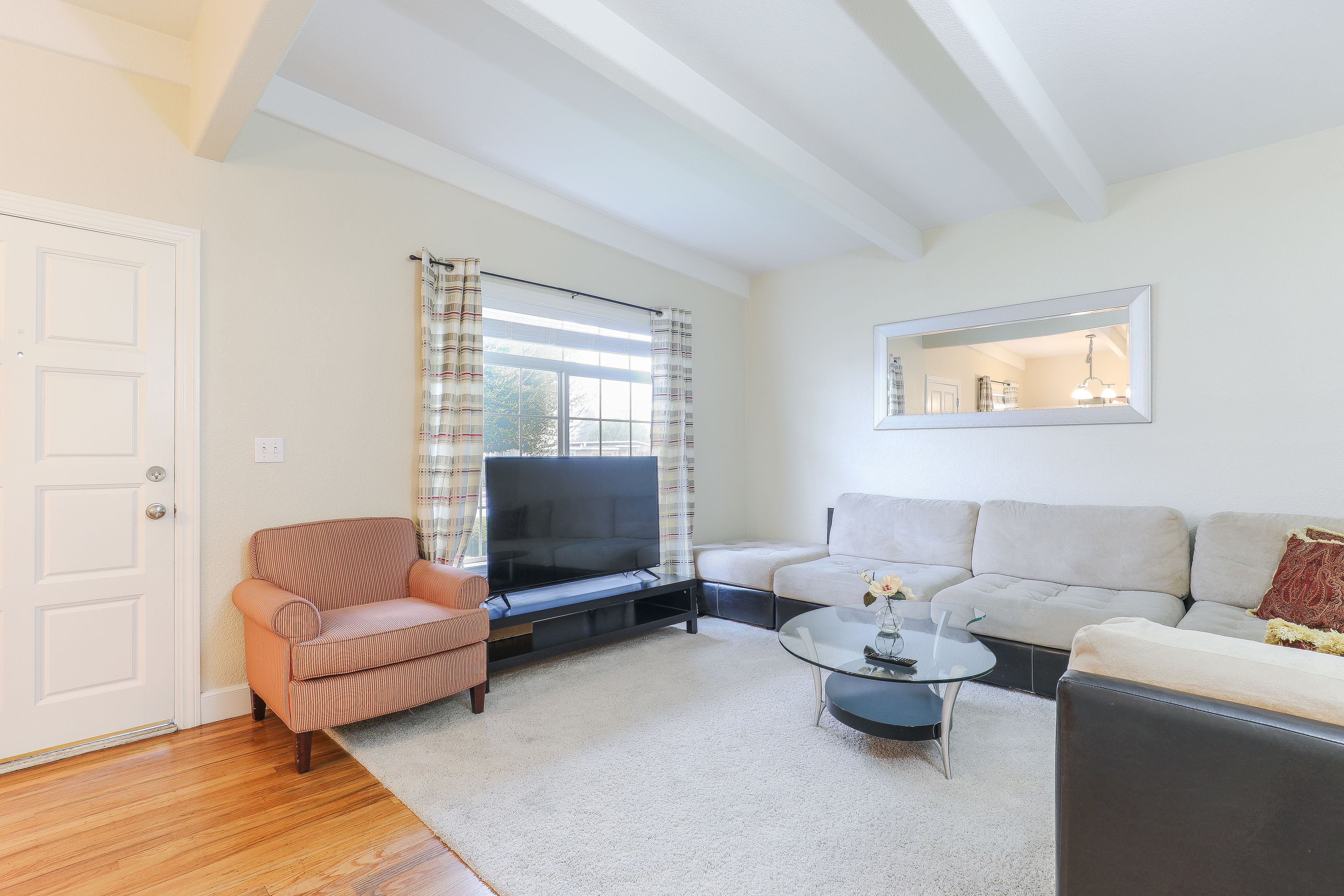 Peaches & Cream in Santa Clara, United States