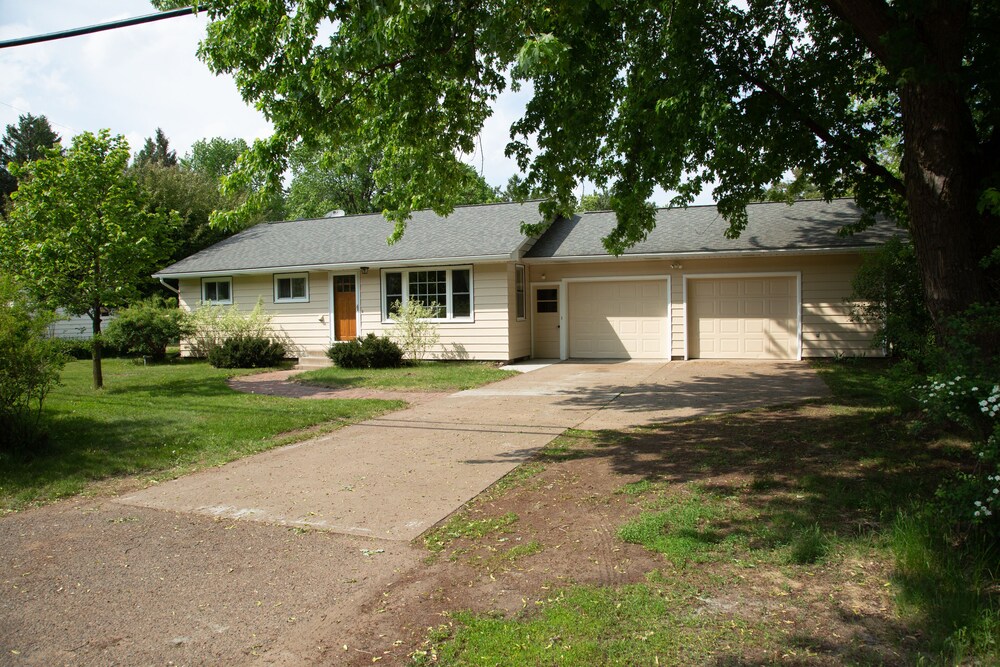 3 Bedroom Vacation Rental Lake Wissota Vrbo