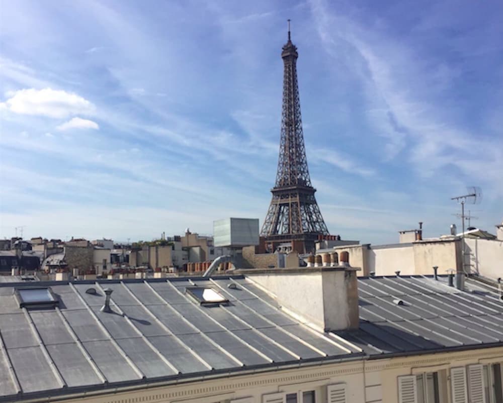 Rue Cler Eiffel Tower View Apartment In Paris Hotel Rates Rue Cler Eiffel Tower View Apartment