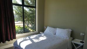 4 bedrooms, premium bedding, iron/ironing board