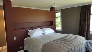 4 bedrooms, premium bedding, iron/ironing board