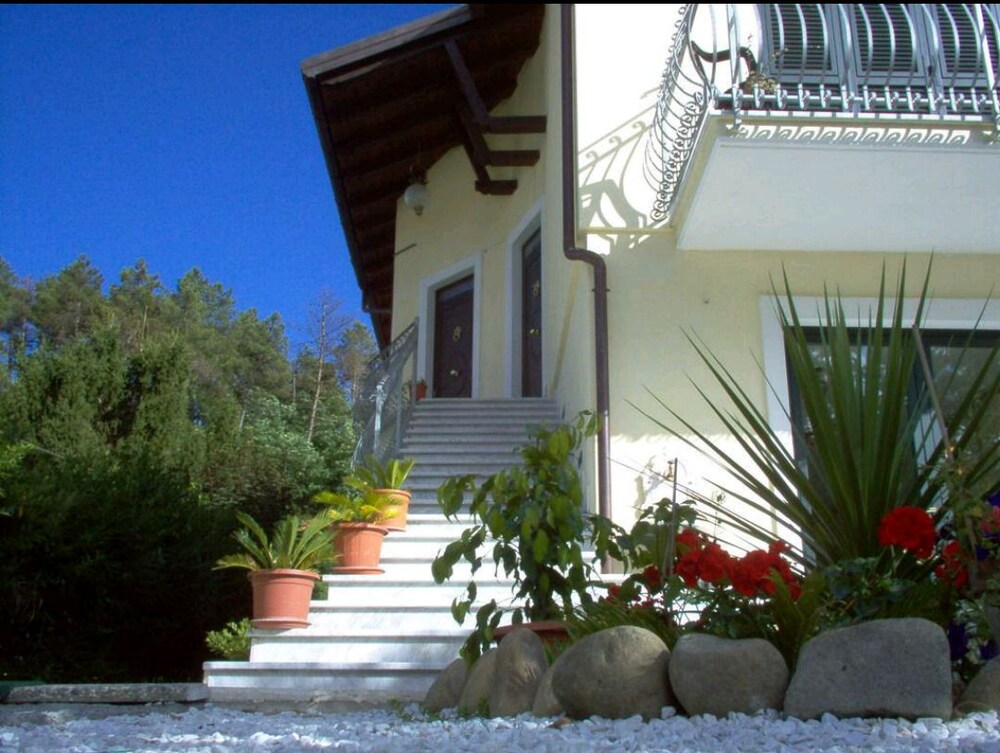 Hotel Luna Rossa In Ricco Del Golfo Di Spezia Expedia
