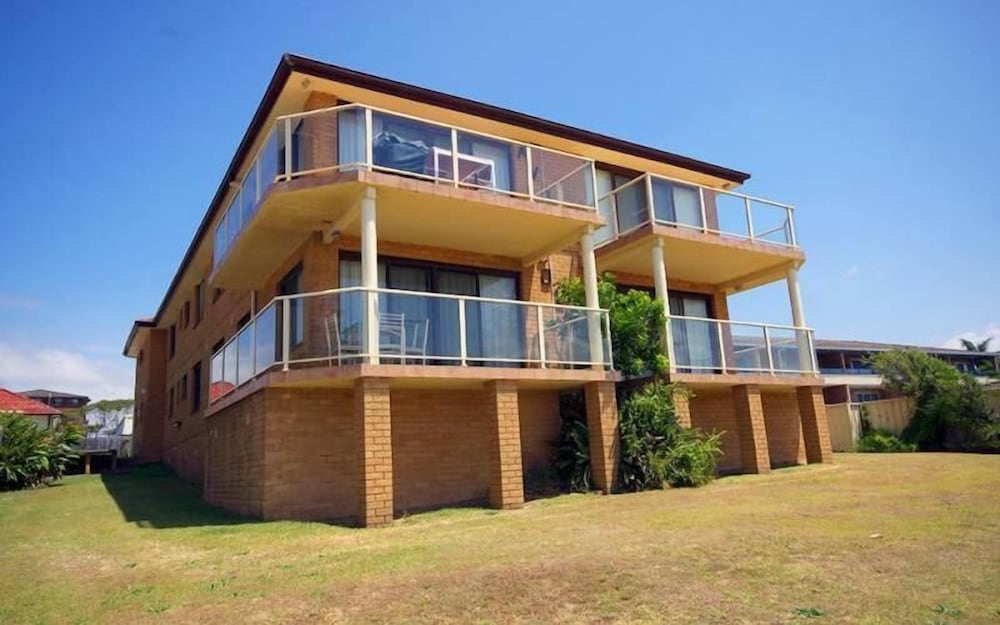 Avilla Court 2