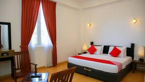 1 bedroom, in-room safe, desk, free WiFi