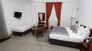 1 bedroom, in-room safe, desk, free WiFi