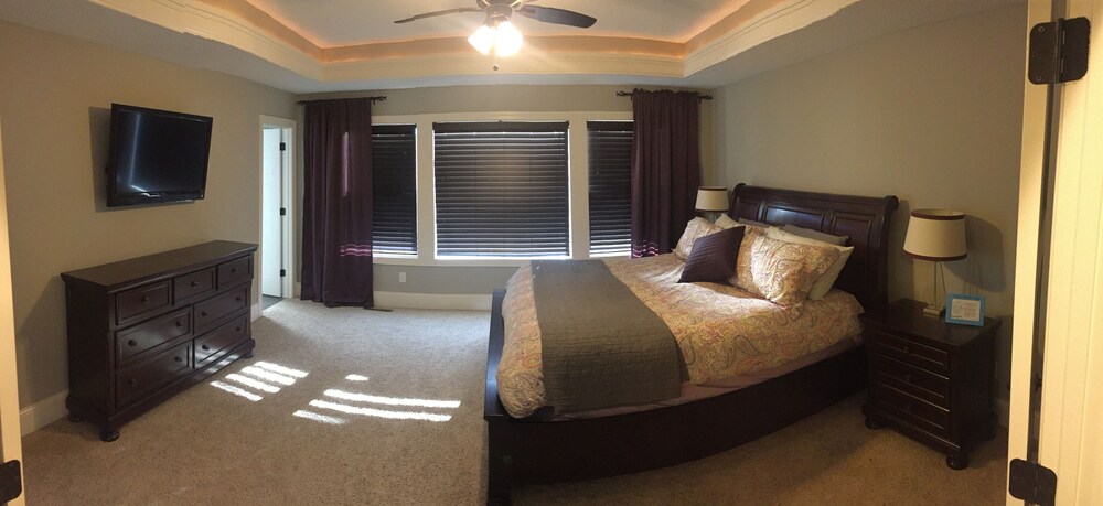 New Luxury Home With Huge Wet Bar Ready For Super Bowl Lii In