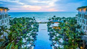 4 hồ bơi ngoài trời, dù/ô trên bãi biển/hồ bơi, ghế dài tắm nắng