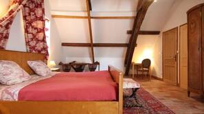 1 chambre, décoration personnalisée, ameublement personnalisé, bureau