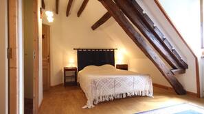 1 chambre, décoration personnalisée, ameublement personnalisé, bureau