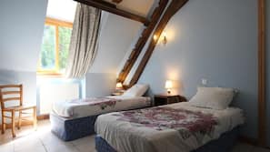 1 chambre, décoration personnalisée, ameublement personnalisé, bureau