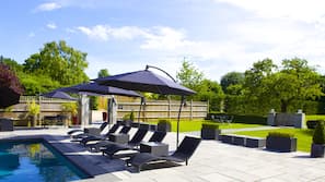 Piscina externa sazonal