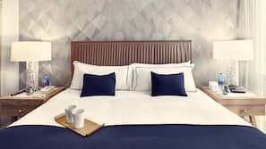 1 bedroom, Egyptian cotton sheets, premium bedding, down comforters