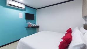 Desk, iron/ironing board, rollaway beds, free WiFi