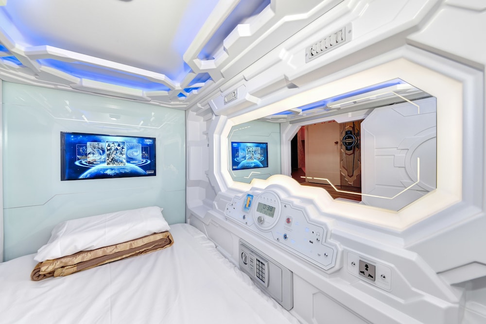 Space Q Capsule Hotel Australia Australian Accommodation